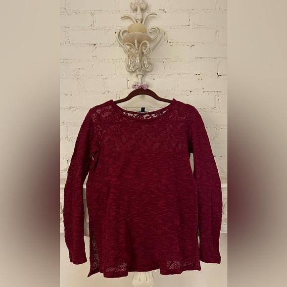 American Eagle Burgundy Lace Sweater 
Size: Small 
EUC (Like New) - Picture 2 of 7